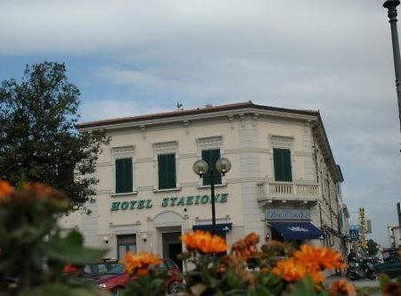 Hotel Stazione ليفورنو المظهر الخارجي الصورة