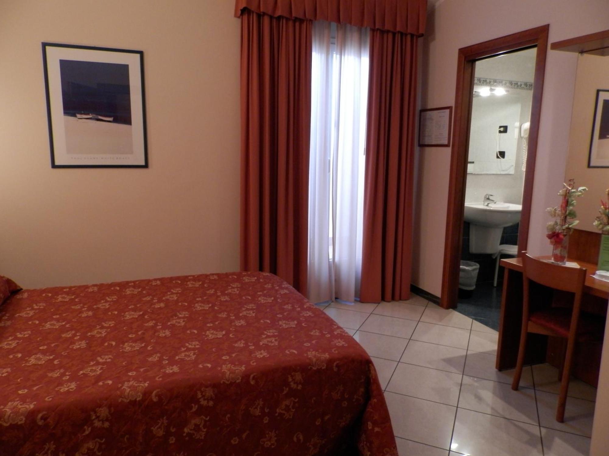 Hotel Stazione ليفورنو المظهر الخارجي الصورة