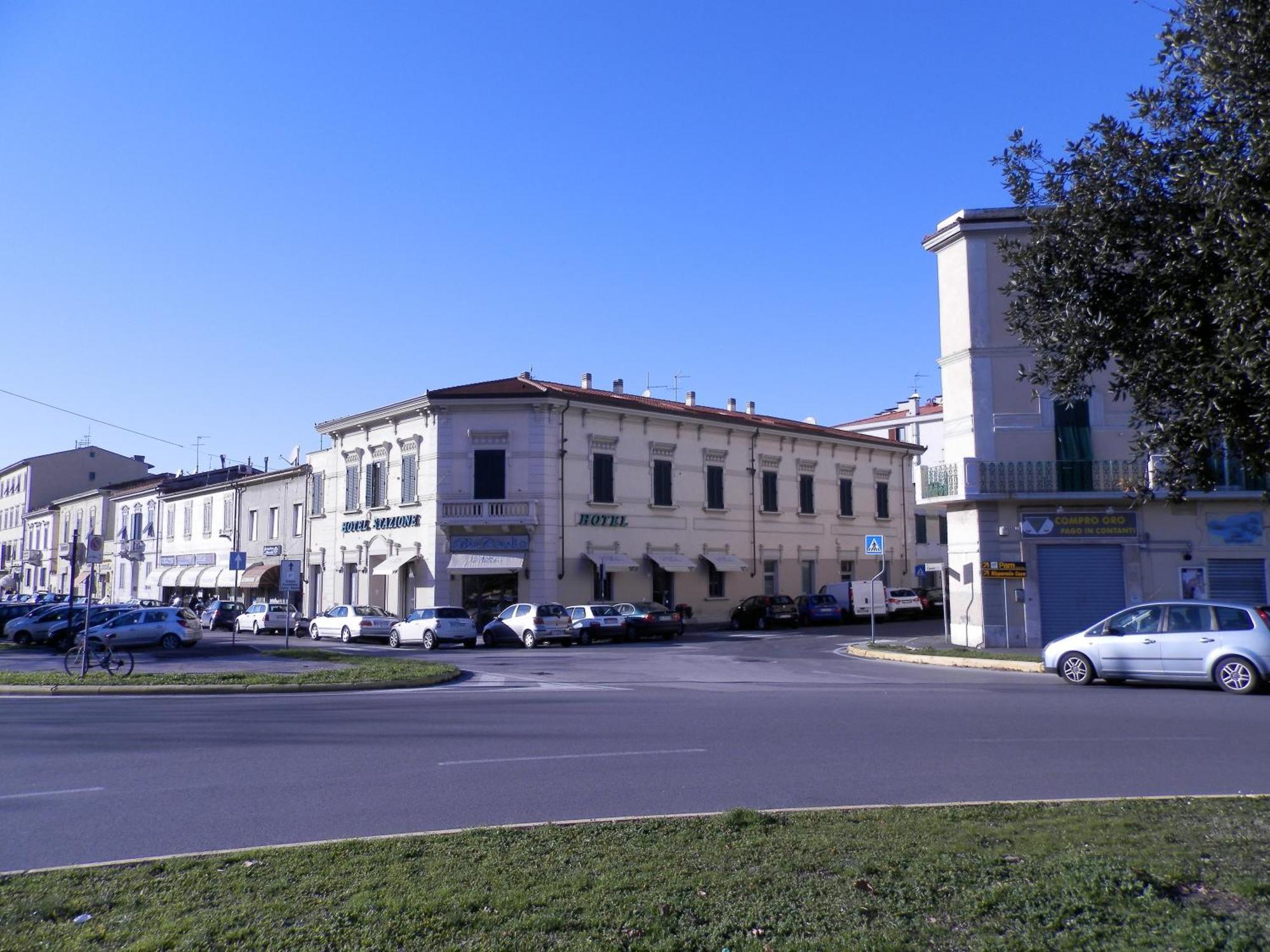 Hotel Stazione ليفورنو المظهر الخارجي الصورة